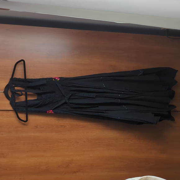 Linen Maxi Dress - Picture 2 of 5